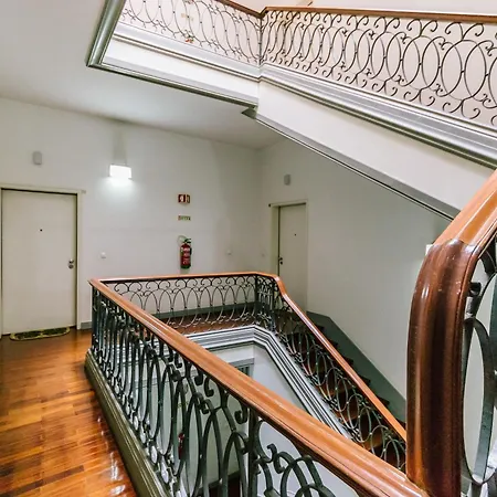Chiado 2 Bedroom Elegant Appartamento