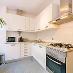 Chiado 2 Bedroom Elegant Apartment