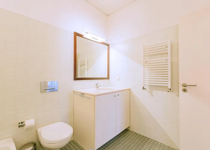 Chiado 2 Bedroom Elegant ליסבון