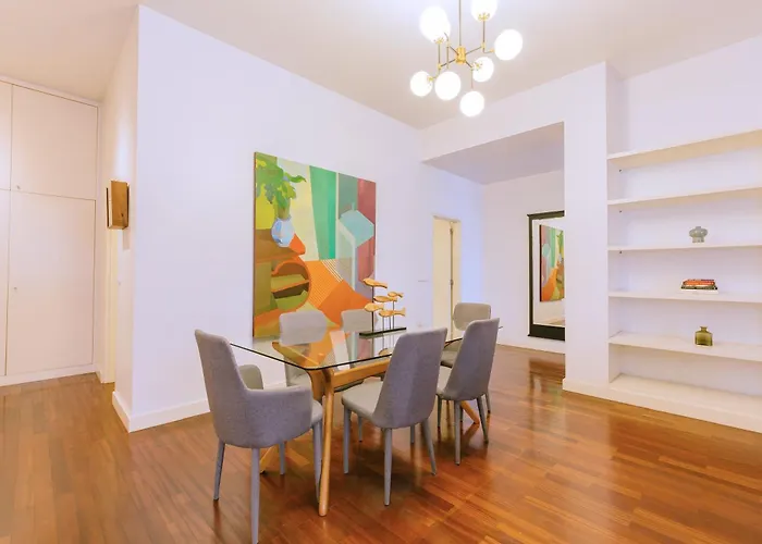 Chiado 2 Bedroom Elegant * ליסבון
