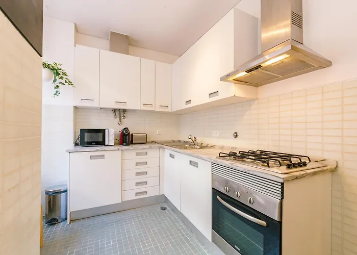 Chiado 2 Bedroom Elegant דירה