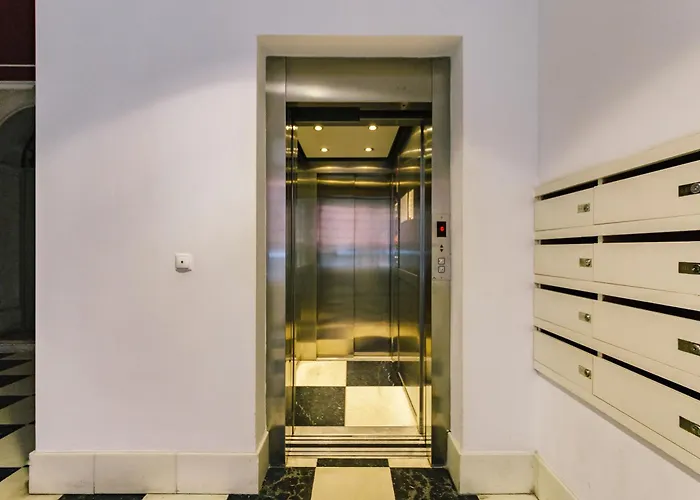 Chiado 2 Bedroom Elegant דירה *