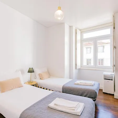 Chiado 2 Bedroom Elegant Lisbon