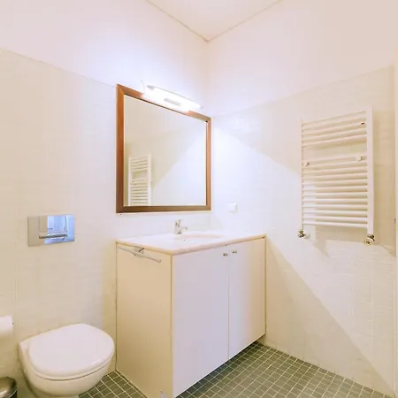 Chiado 2 Bedroom Elegant Lisbon